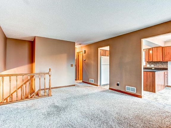 4th image of 2892 Hilo Ave N