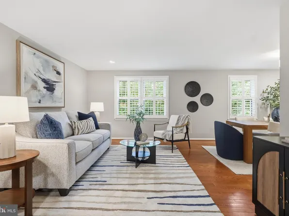 9303 Burnetta Dr, Fairfax, VA 22032