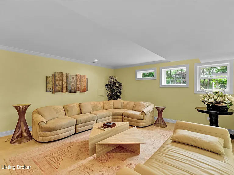 560 N Hubbards Ln — Photo 56