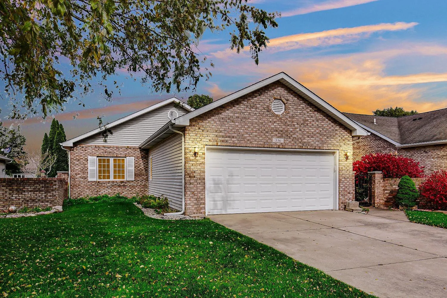 336 Azalea Dr photo 1