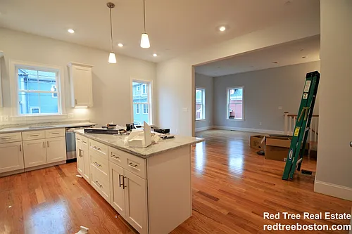 18 Murdock St Photo 1