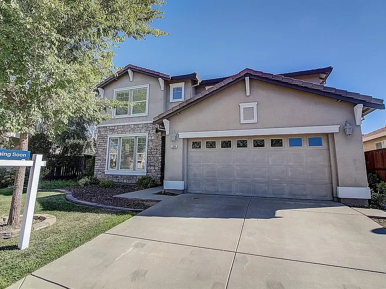 1366 Rawlings Ln — Photo 1