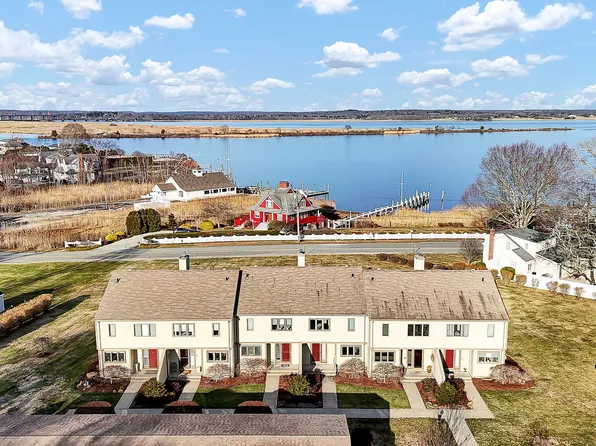 100 Sheffield Street #D4, Old Saybrook, CT 06475