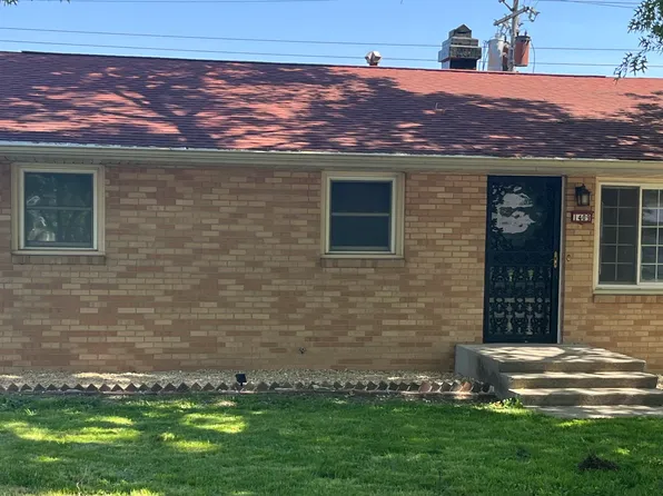 1409 Mittendorf Dr, Champaign, IL 61820