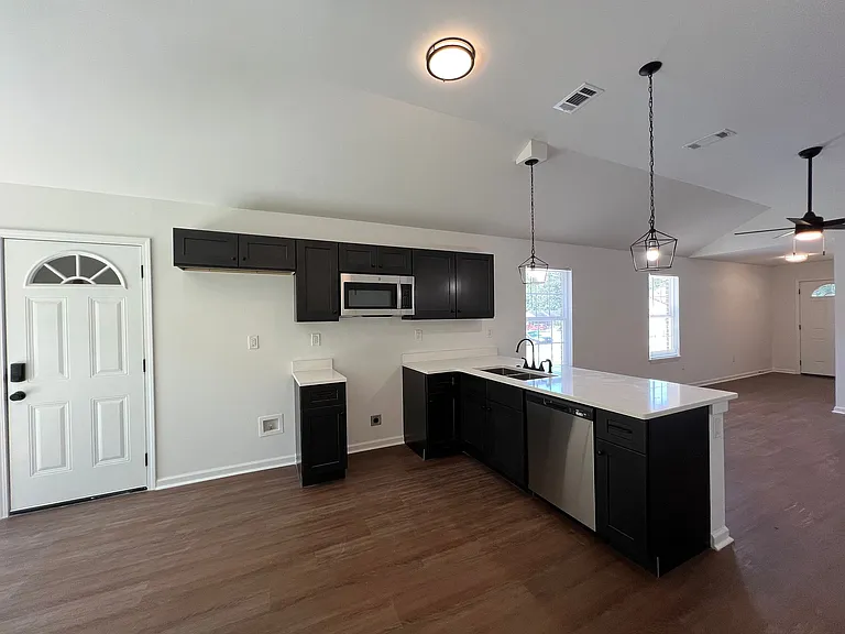 3558 Denver St — Photo 14