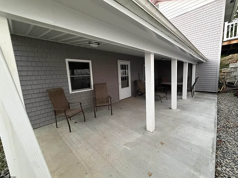 131 School St — Photo 12