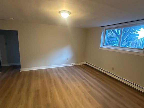 3rd image of 69 Chiswick Rd APT 1