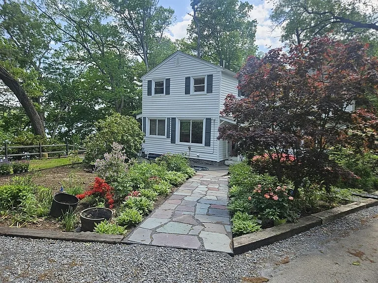 1115 Old Connecticut Path — Photo 3