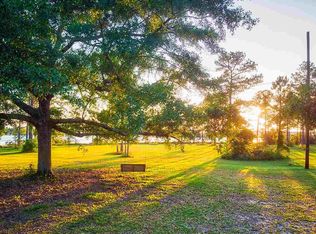 7533 Petersen Point Rd, Milton, FL 32583