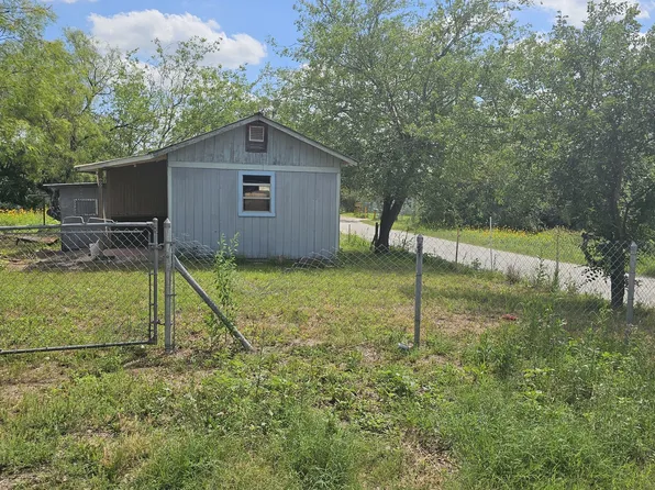 601 AUBREY ST, Natalia, TX 78059