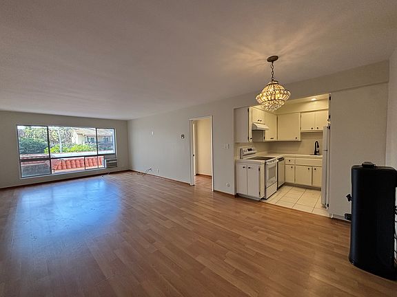 5th image of 6199 Canterbury Dr Unit 207