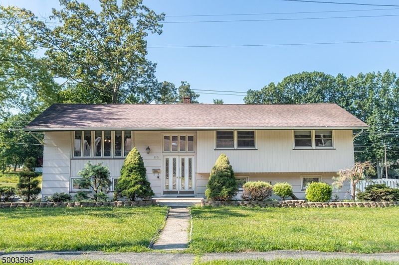 1st image of 68 Palmer Dr