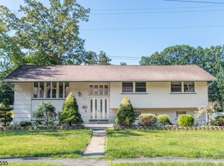 68 Palmer Dr, Livingston, NJ 07039
