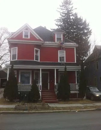 38 Isham St