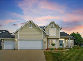 6410 Windy Meadow Ln NE, Cedar Rapids, IA 52411