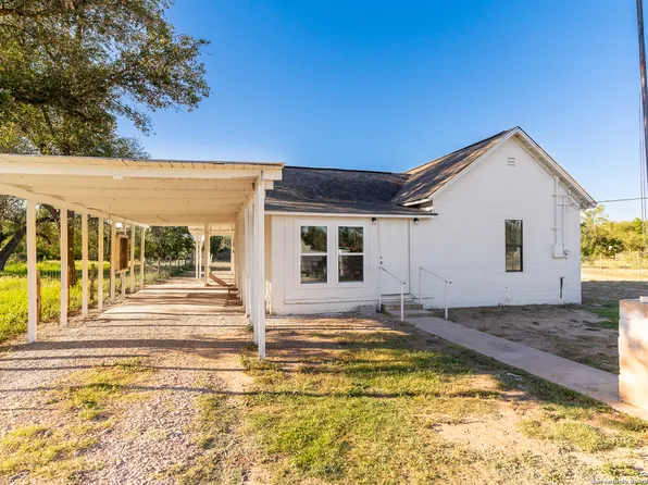 7901 COUNTY ROAD 429, Dhanis, TX 78850