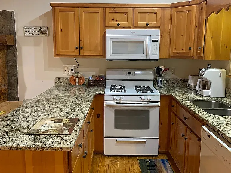 106 Ridge Ln — Photo 4