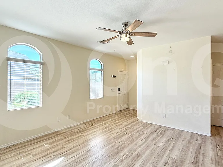 2725 E Mine Creek Rd #1085 — Photo 5