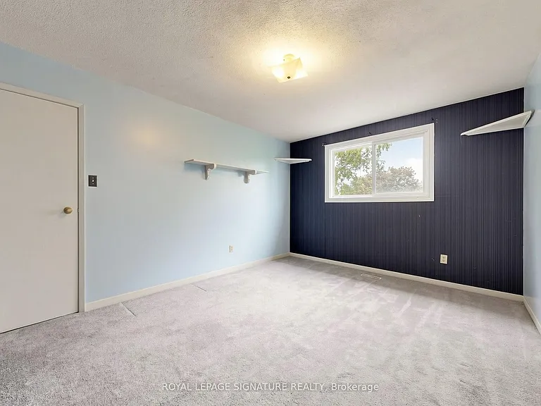 94 Howlett Ave — Photo 34