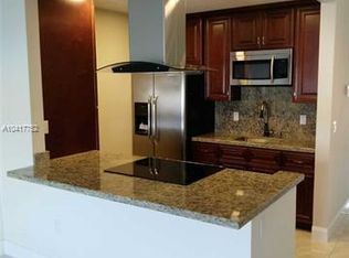 630 Layne Blvd APT 118, Hallandale, FL 33009