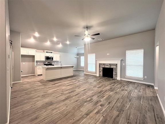 2nd image of 4016 Idyl Breeze Dr