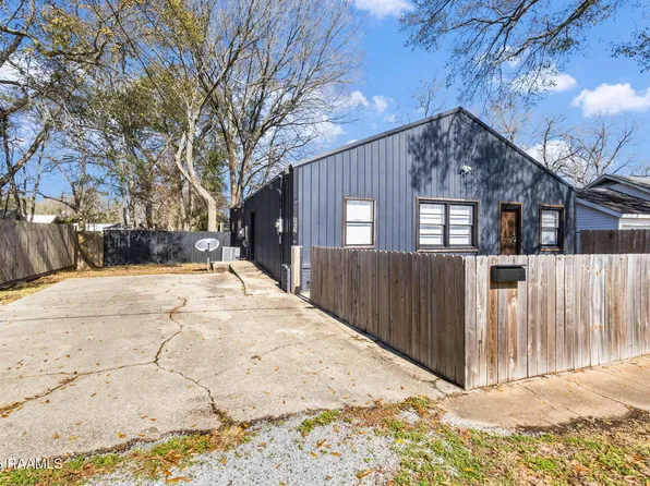 807 & 809 E Vermilion St, Abbeville, LA 70510