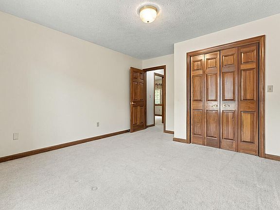 51st image of 205 Falcon Dr