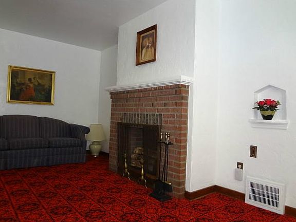 5th image of 3213 Hazelhurst Ave