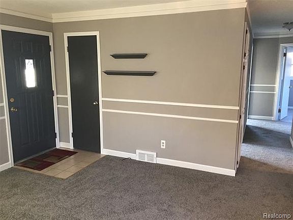5th image of 28095 Edward St