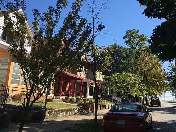 5th image of 1220 W 20th Ter