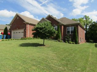 895 Abingdon Ln, Shelbyville, KY 40065