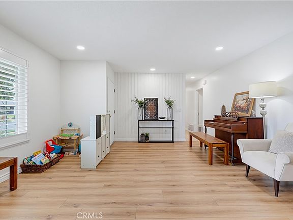 5th image of 1537 Yellowstone Ave
