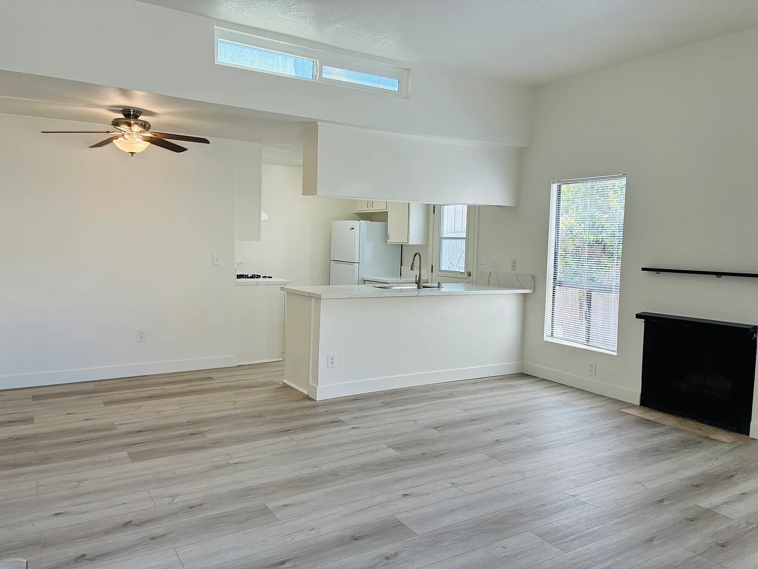 2 bed, 1100 sqft, $2,875 — Photo 2