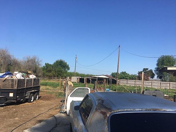 5th image of 750 S Santa Fe Ave