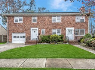 842 Kallas Ct, Valley Stream, NY 11580