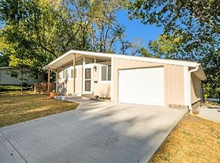 5708 N Michigan Ave, Kansas City, MO 64118