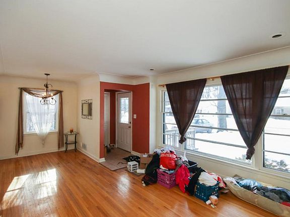 5th image of 4213 Wooddale Ave