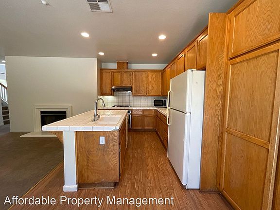 5th image of 119 Mahogany Ln