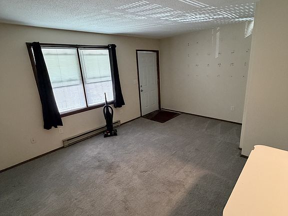 4th image of 123 W 7th Ave APT 8