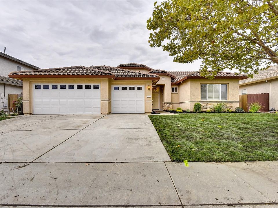 1st image of 982 Blackwell Way