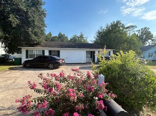 1108 Communy Ave, Pascagoula, MS 39567