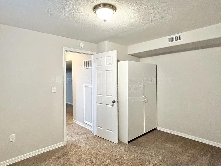 212 Oxbow Dr — Photo 22