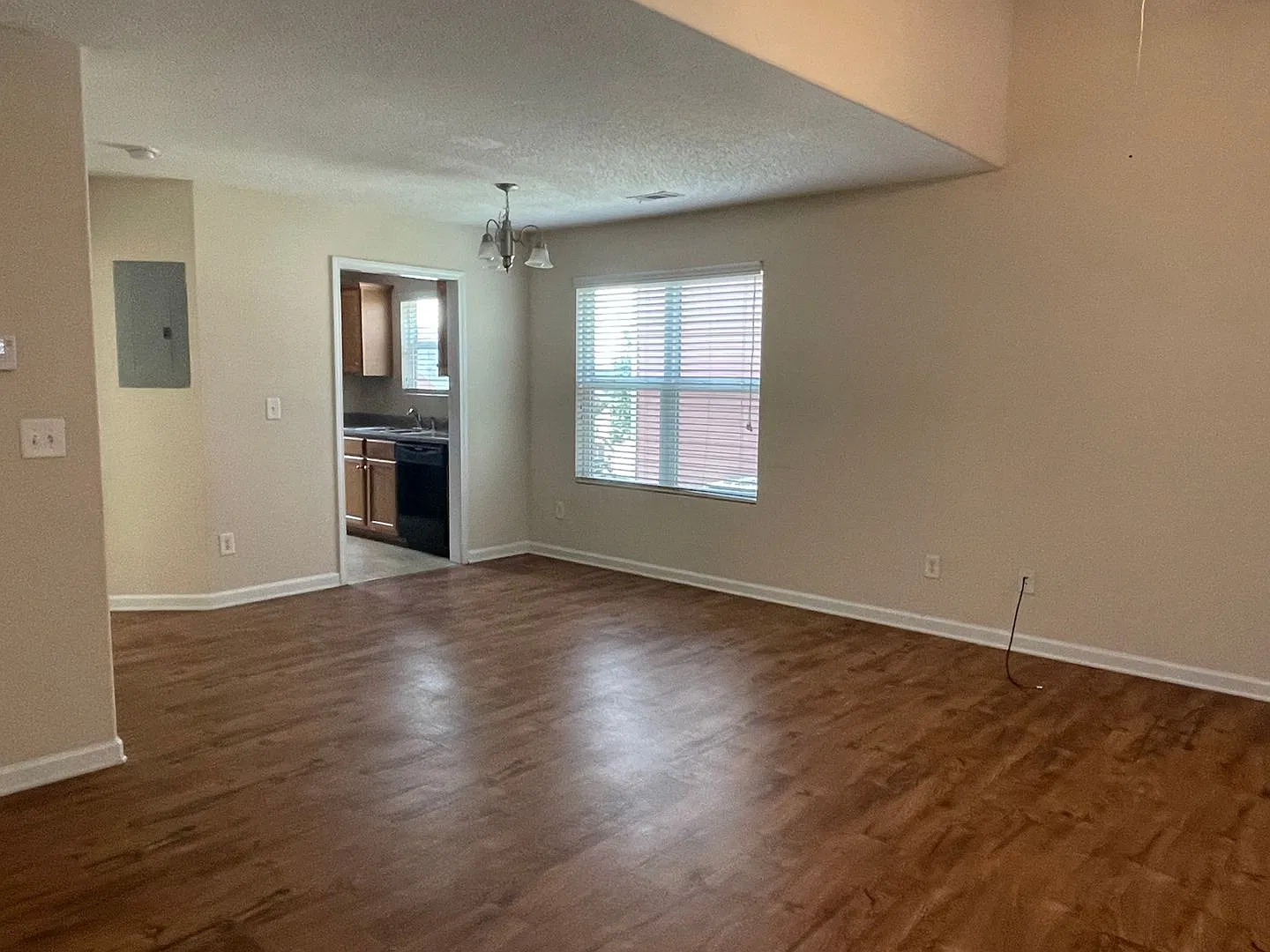 1/2 Off Deposit Special! Bridgewater Home! Pre-Leasing For August 1 2027! — Photo 2