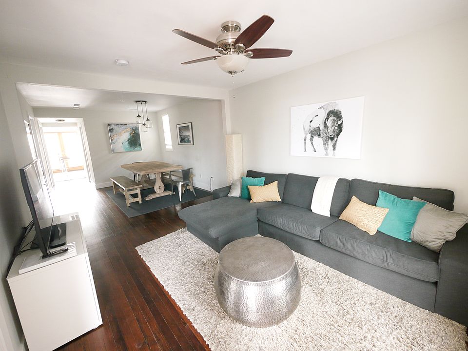 Living Room as you enter the house