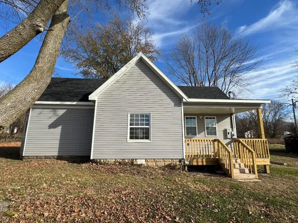 630 N Harrison Avenue, Aurora, MO 65605