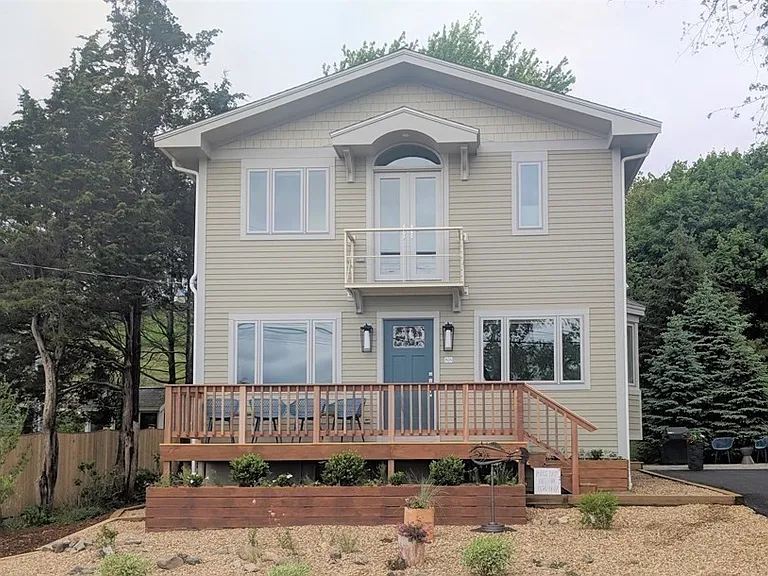 88 Little Neck Rd — Photo 18