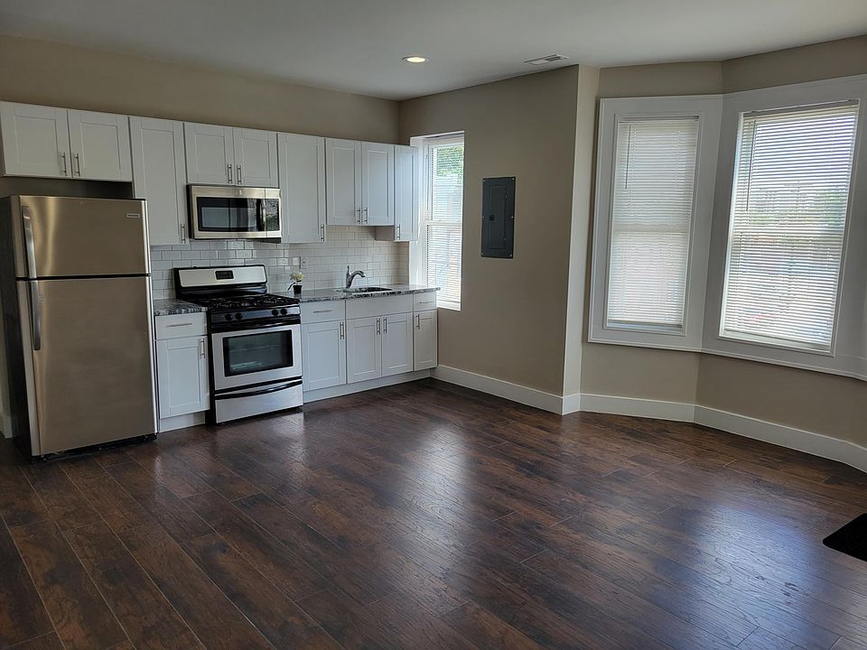 1st image of 2900 N 13th St Floor 3