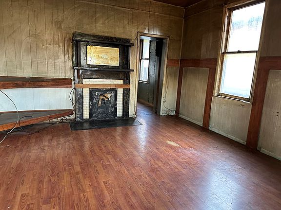 4th image of 1919 S 8th St