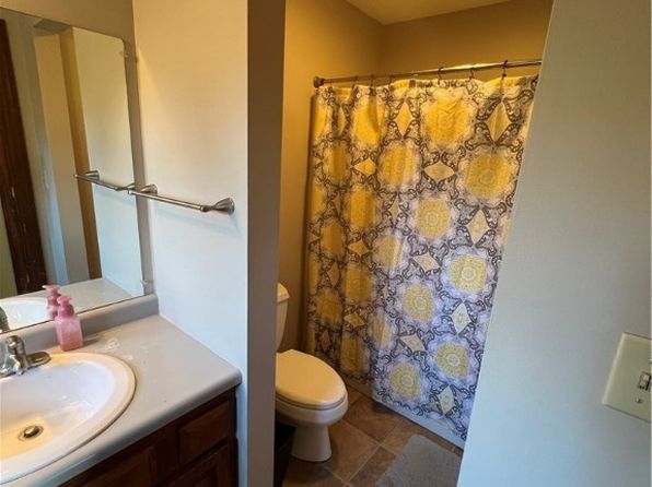 200 Holyoke Rd, Butler, PA 16001
