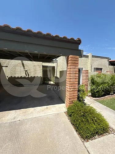 4322 N 28th Way Photo 1